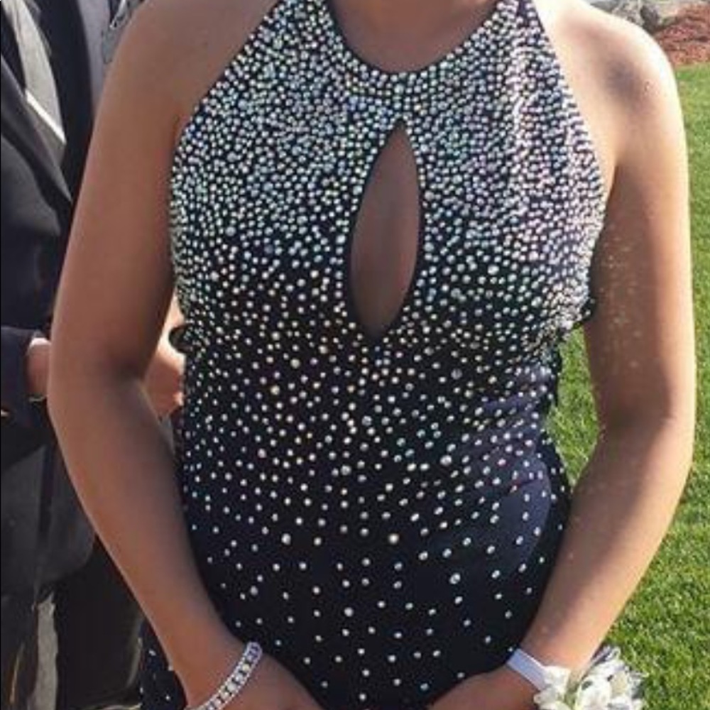 Stunning prom gown!